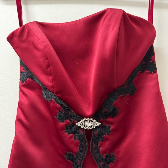 Alexia Designs Red Formal Maxi Dress Size 4 - Picture 3 of 7